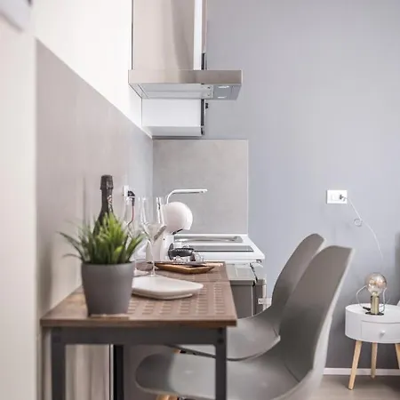 649 Mono Con Terrazzo Appartement