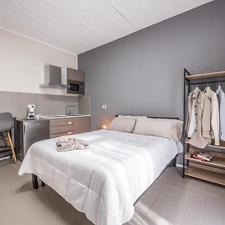 649 Mono Con Terrazzo *