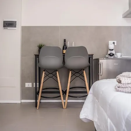 649 Mono Con Terrazzo Appartement *