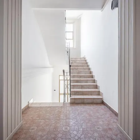 649 Mono Con Terrazzo *