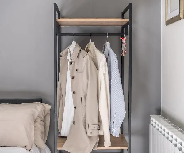 649 Mono Con Terrazzo Daire Modena